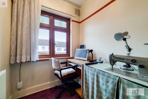 35 Corbett Road, London, E17 3JY