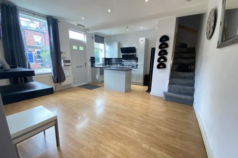 4 bedroom terraced house to rent, Haddon Avenue, Leeds, West Yorkshire, LS4