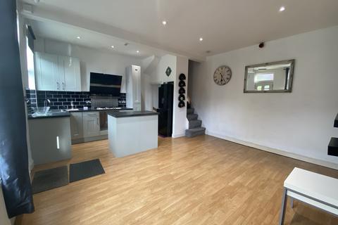 4 bedroom terraced house to rent, Haddon Avenue, Leeds, West Yorkshire, LS4