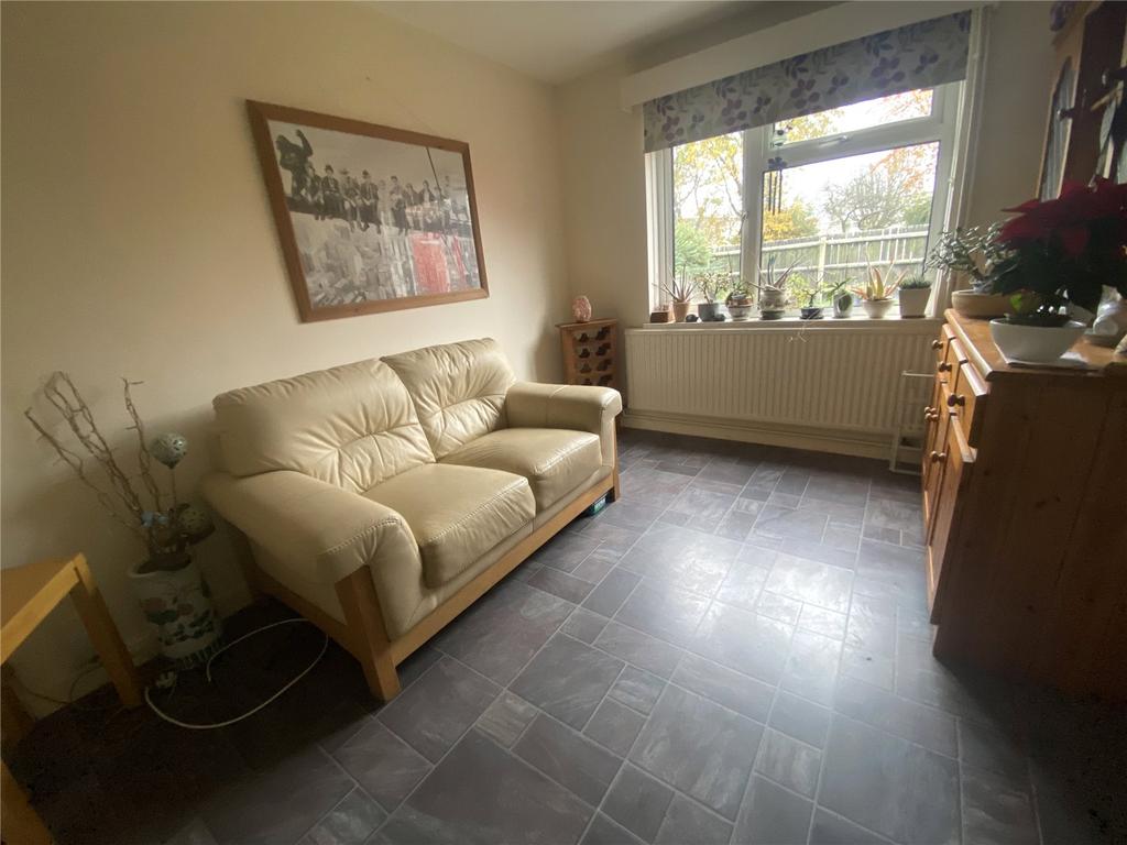 St Nicholas Avenue, Gosport, Hampshire, PO13 3 bed end of terrace house £235,000