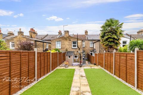 127 Roding Road, London, E5 0DR