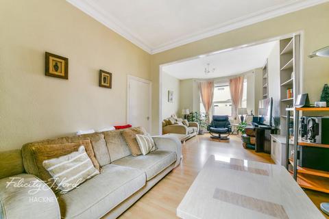 127 Roding Road, London, E5 0DR