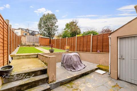 127 Roding Road, London, E5 0DR