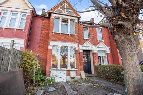 173 Hazelbank Road, Catford, London, SE6 1LU