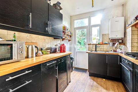 173 Hazelbank Road, Catford, London, SE6 1LU