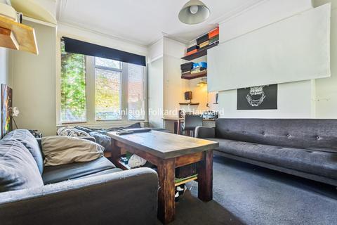 173 Hazelbank Road, Catford, London, SE6 1LU