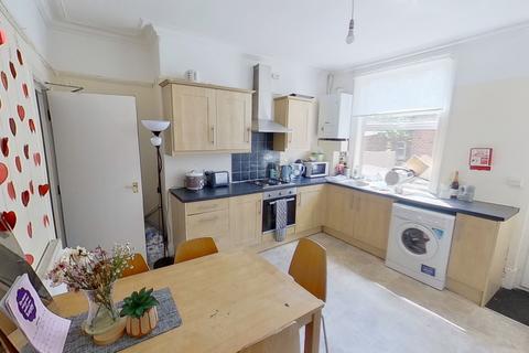 5 bedroom house to rent, Claremont Avenue, Leeds