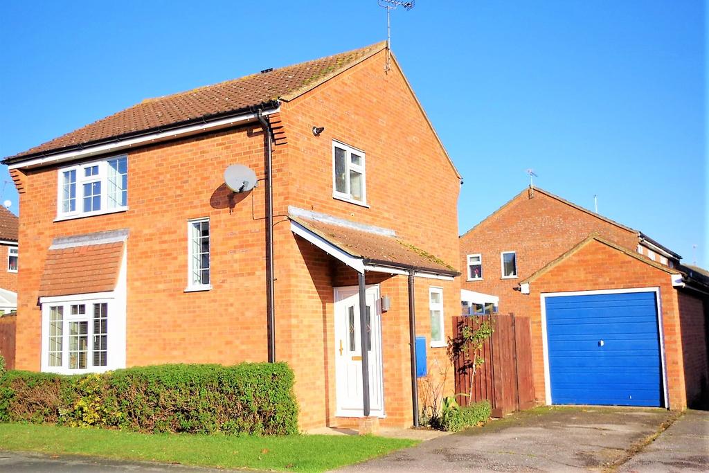 Spencer Way, Stowmarket IP14 3 bed detached house £295,000