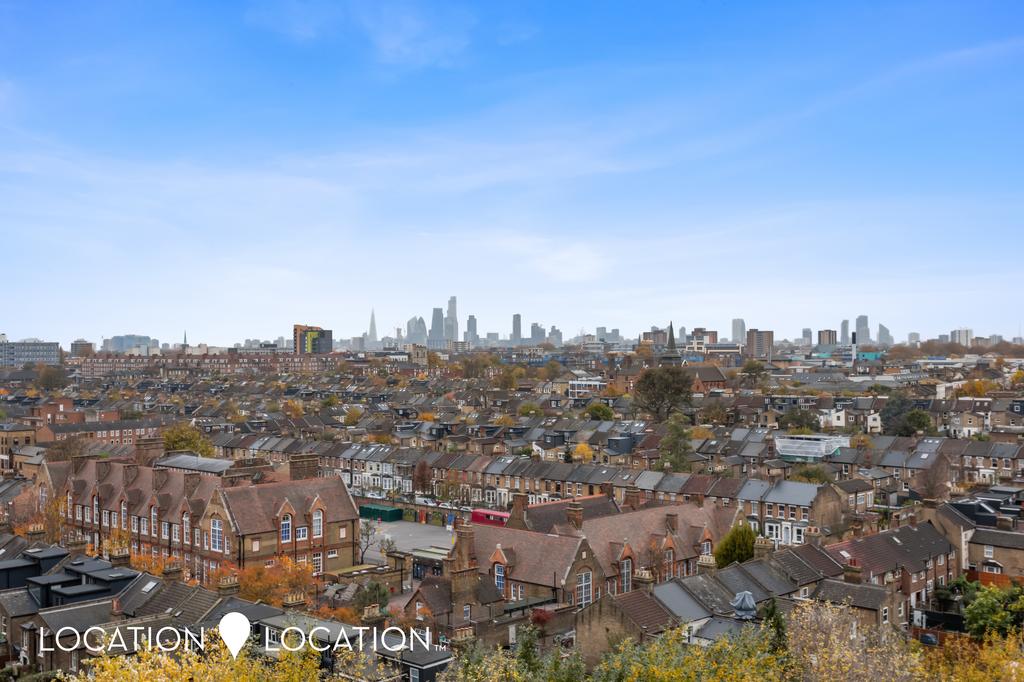 Landmark Heights, E5 2 bed flat £270,000