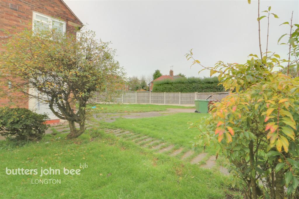 Highfield Close, Blythe Bridge 2 bed end of terrace house £125,000