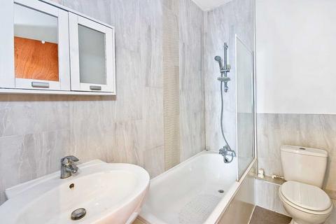 2 bedroom flat to rent, Worple Road, South Wimbledon, SW19