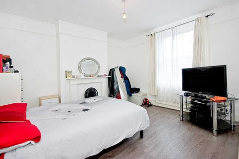 2 bedroom flat to rent, Worple Road, South Wimbledon, SW19