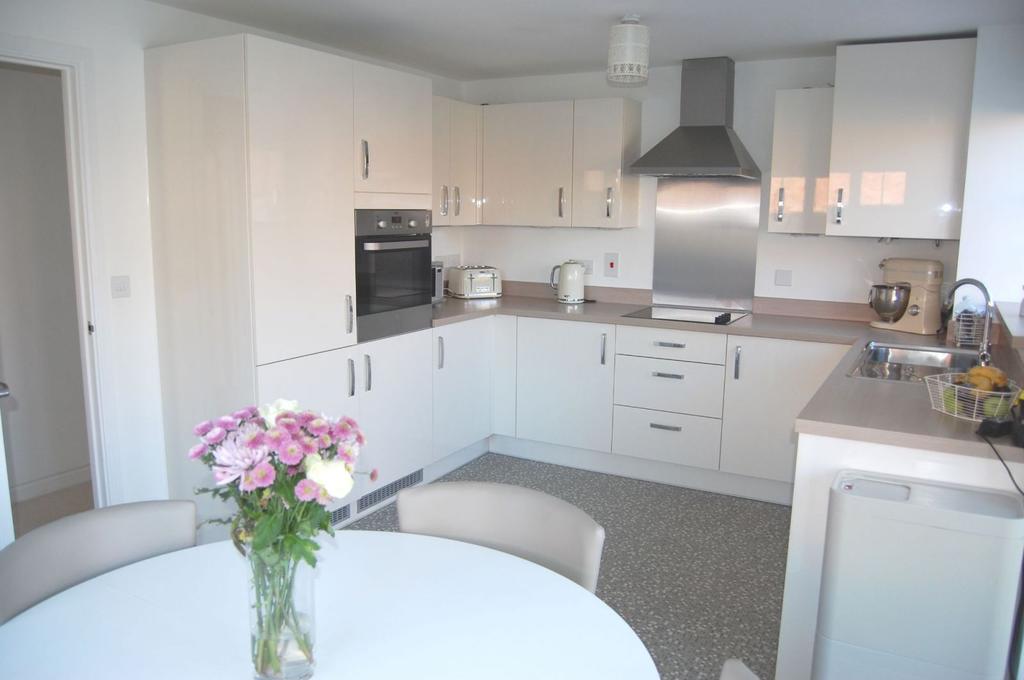 Kitchen / dining room