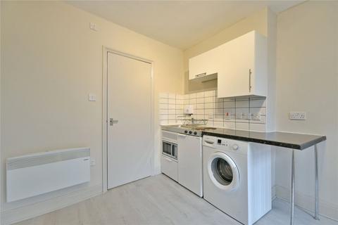 Studio to rent, Pellatt Grove, Wood Green, N22