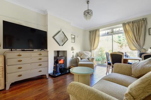 5 Third Close, West Molesey, KT8 1PW