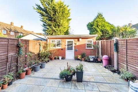 7 Webb Close, Slough, SL3 7SQ