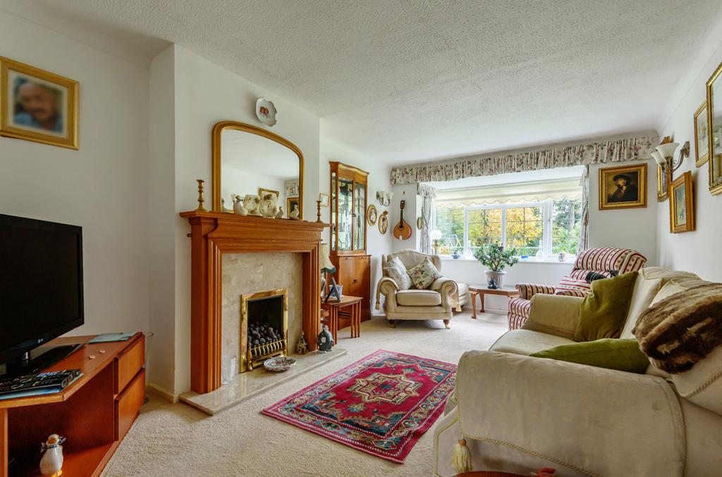 Riverside Gardens, Romsey, Hampshire... 3 bed terraced house £450,000