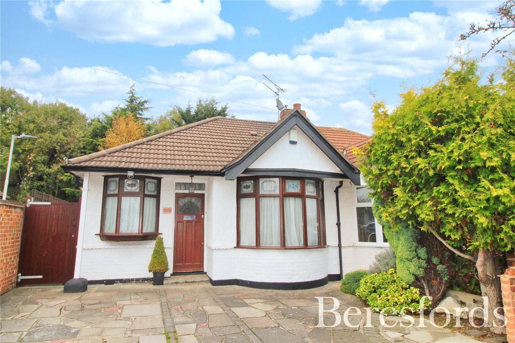 Howard Road, Upminster, RM14 2 bed bungalow £535,000