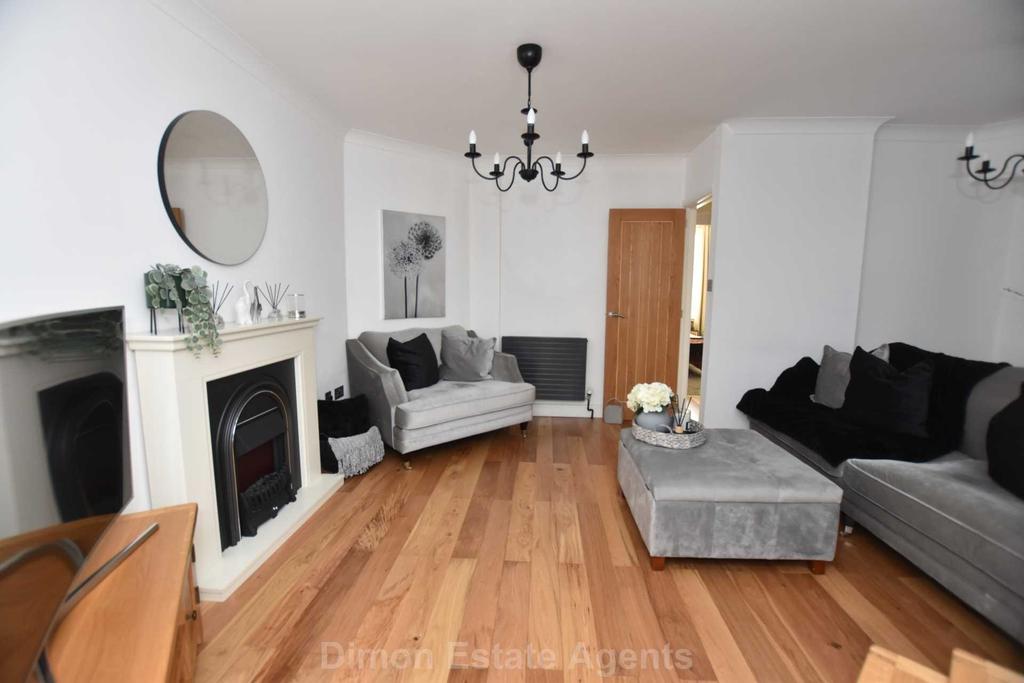 Southcroft Road, Gosport 2 bed semidetached bungalow £275,000