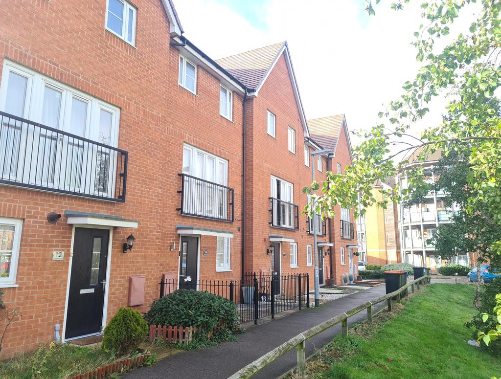 Vauxhall Way, Dunstable LU6 3 bed townhouse £1,395 pcm (£322 pw)