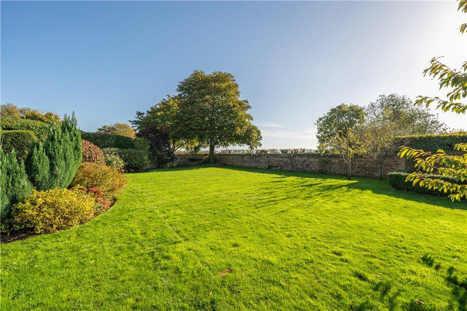 Devonshire House, 2 Devonshire Green, Marton le Moor, Ripon, HG4 5 bed