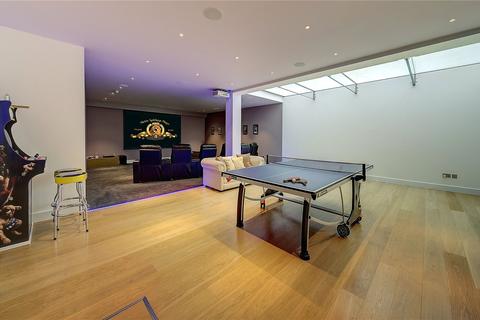 15 West Heath Avenue, London, NW11 7QS