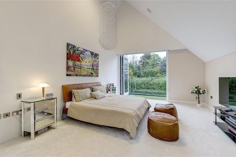 15 West Heath Avenue, London, NW11 7QS