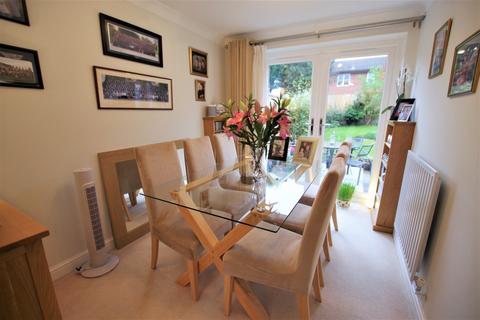7 Brooklands Close, Uttoxeter, ST14 8UH