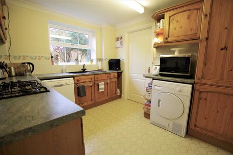 7 Brooklands Close, Uttoxeter, ST14 8UH