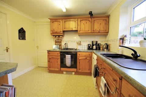7 Brooklands Close, Uttoxeter, ST14 8UH