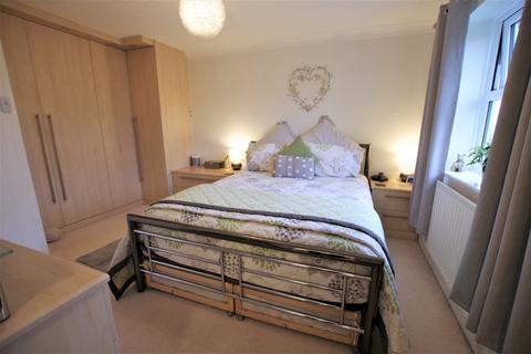 7 Brooklands Close, Uttoxeter, ST14 8UH