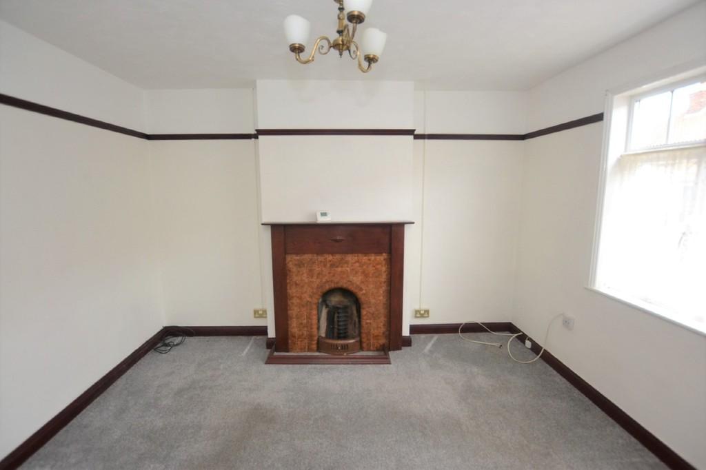 Pine Grove, Sheringham 3 bed semidetached house £850 pcm (£196 pw)