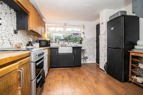 2 bedroom end of terrace house for sale - Queen Street, Tongwynlais