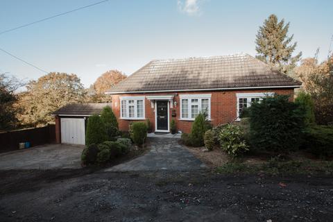 3 bedroom detached bungalow to rent, Thirlmere Road, Benfleet