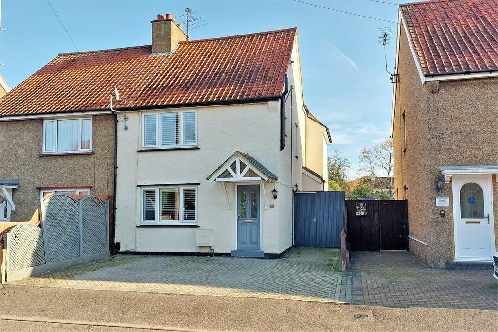 Northfield Road, Cobham 3 bed semidetached house £650,000