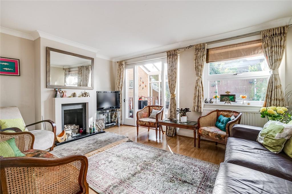Cavalry Gardens, London 3 bed end of terrace house £3,500 pcm (£808 pw)