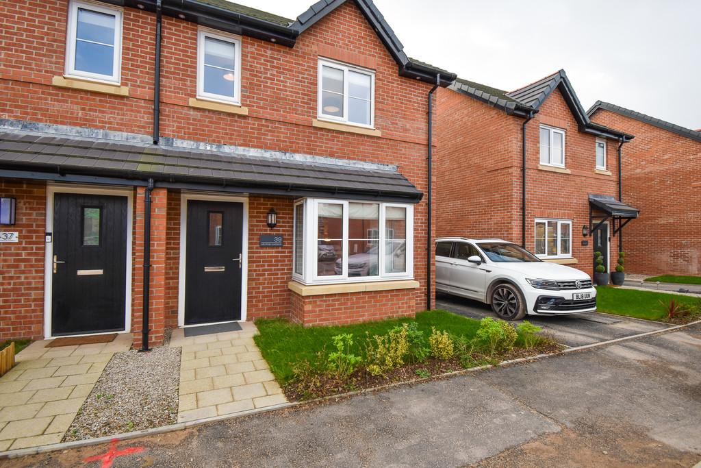 Melrose Gardens, Blackpool, FY4 3 bed semidetached house £190,000