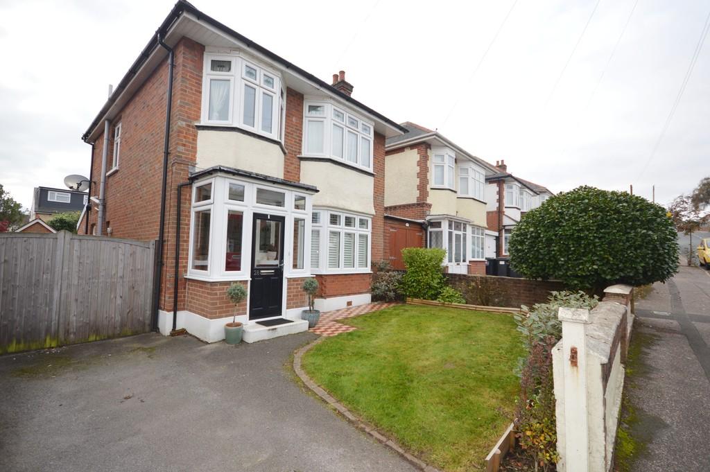 Priory View Road, Bournemouth 3 bed detached house £430,000
