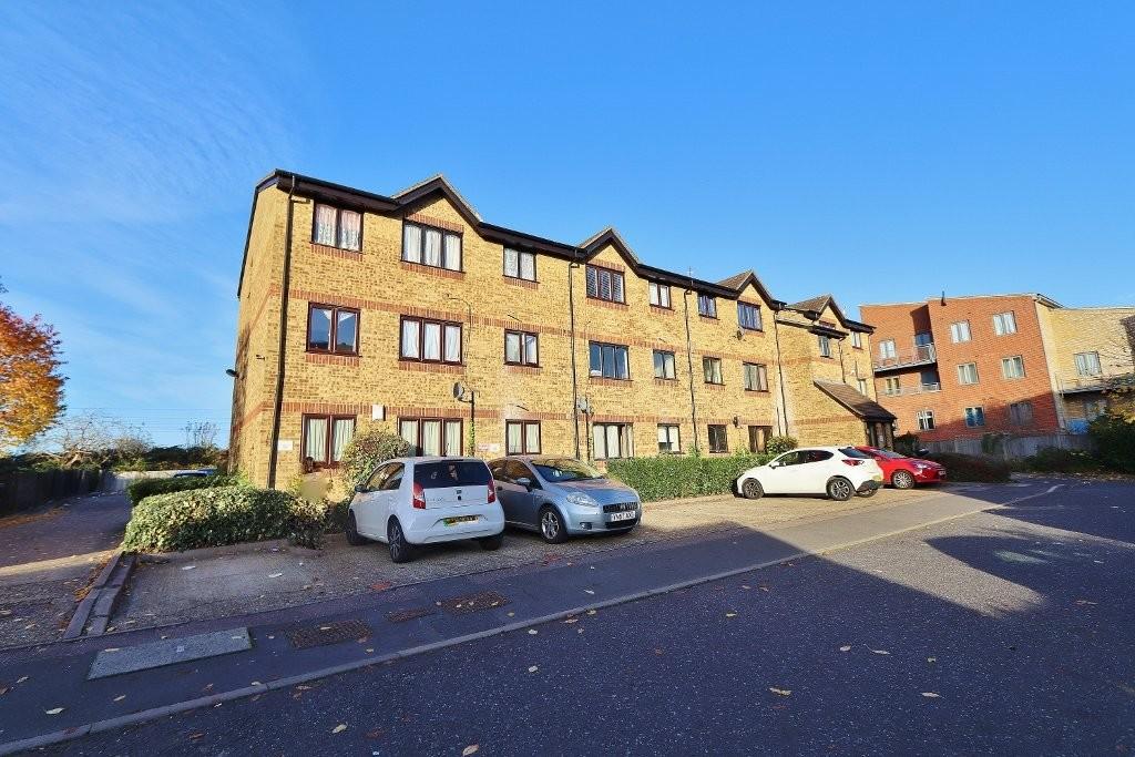 Vignoles Road, Romford, RM7 1 bed apartment £170,000