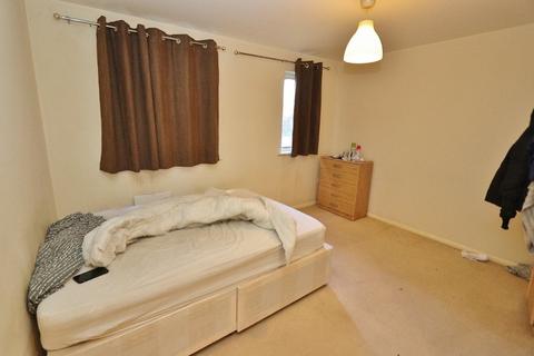 69 Vignoles Road, Romford, RM7 0DU