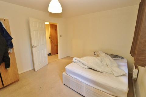69 Vignoles Road, Romford, RM7 0DU