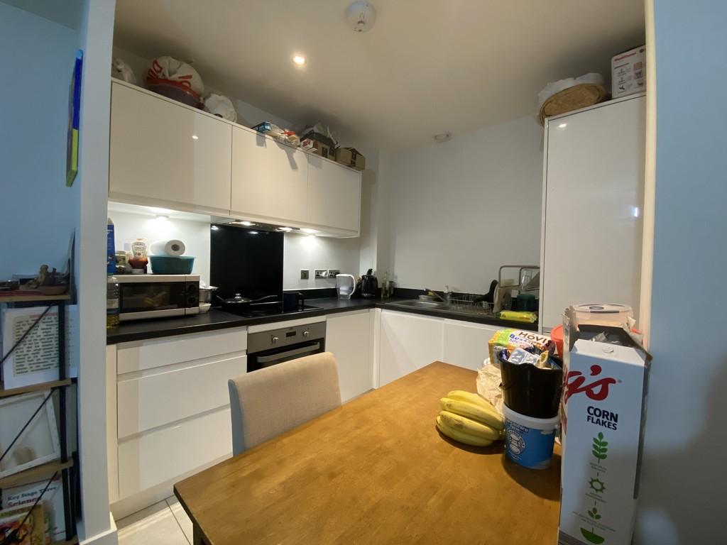 Fully Fitted Kitchen