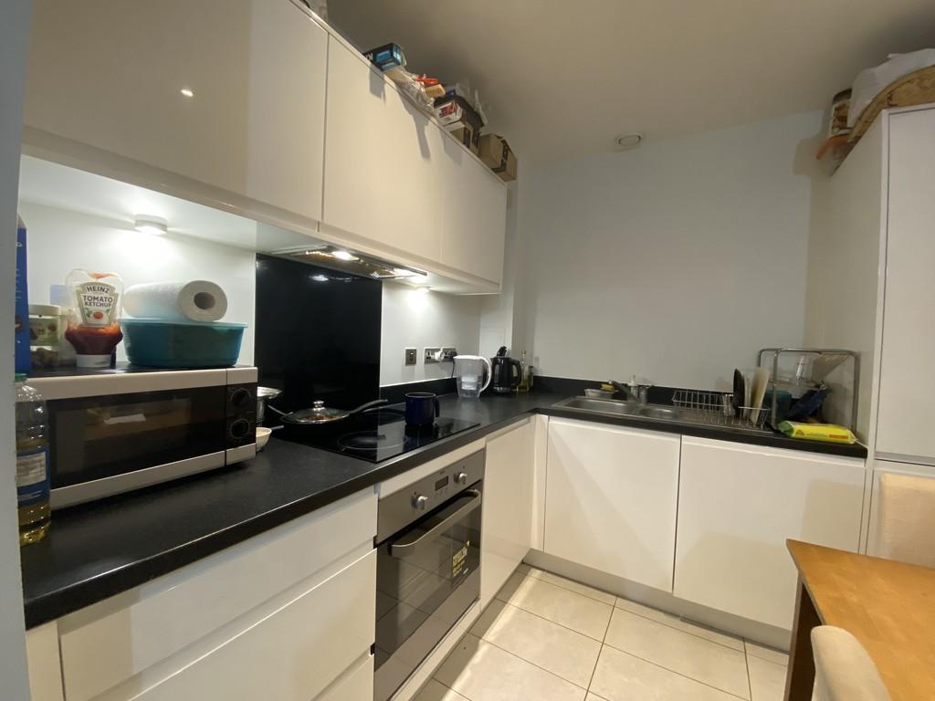 Fully Fitted Kitchen