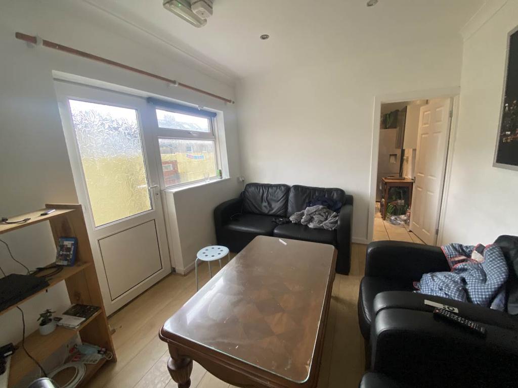 Brithdir Street, Cathays, Cardiff 5 bed house £1,750 pcm (£404 pw)