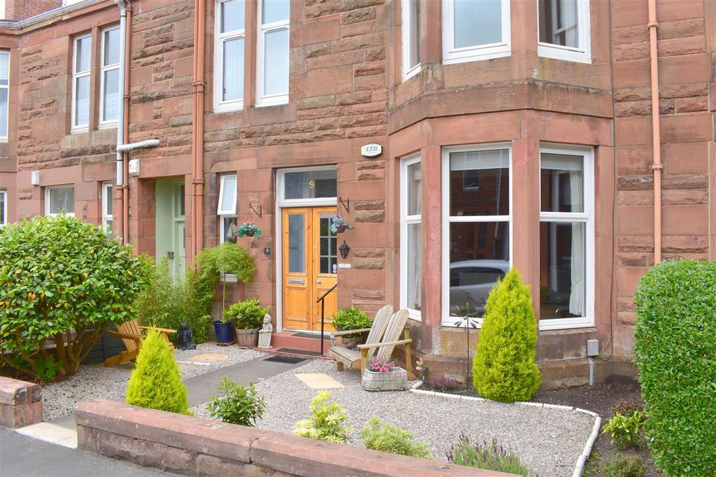 Bute Gardens, Netherlee, Glasgow 1 bed apartment £750 pcm (£173 pw)