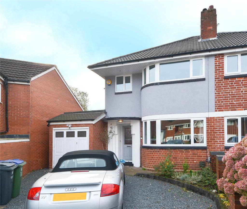 Warley Croft, Oldbury, West Midlands... 3 bed semidetached house £