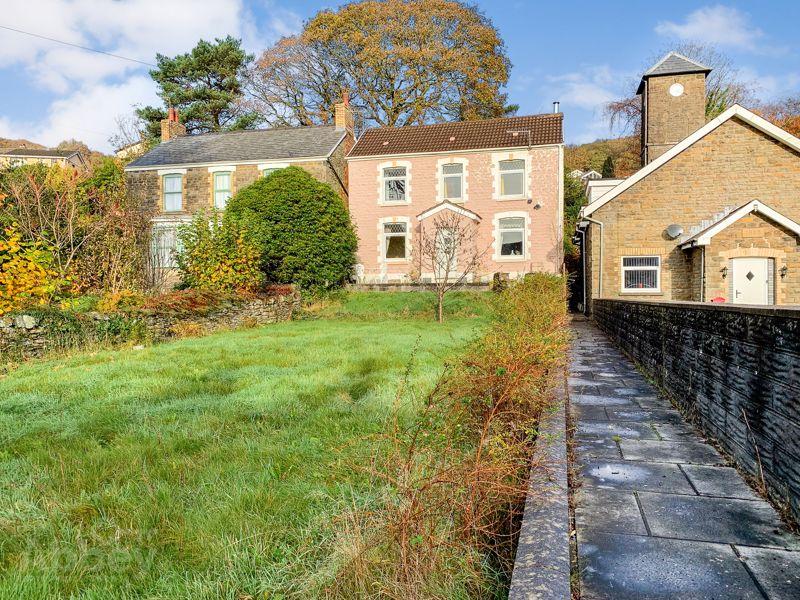 Church Road, Cadoxton, Neath, SA10 8AU 3 bed detached house £295,000
