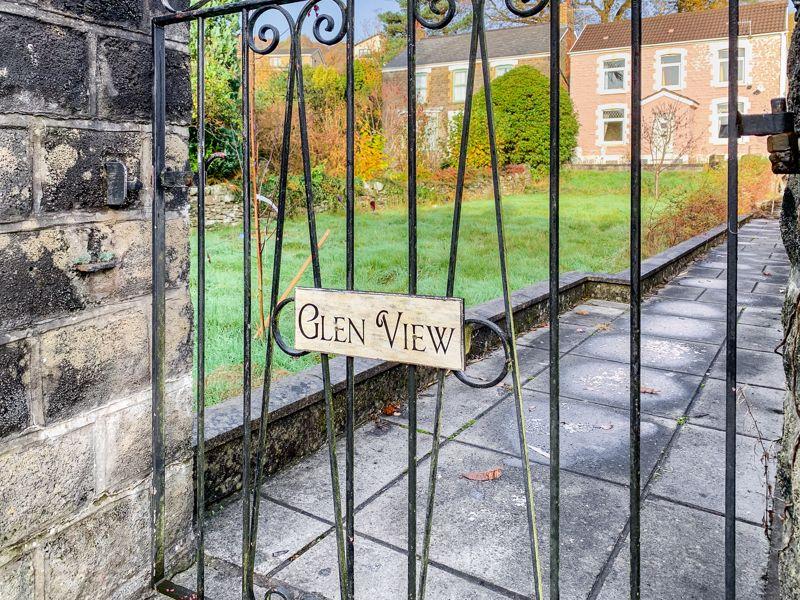 Gate
