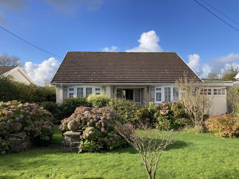 Llwyndafydd Road, Caerwedros 3 bed detached bungalow £280,000