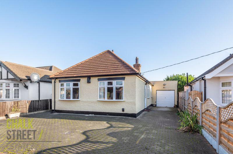 Fairview Avenue, Rainham, RM13 3 bed detached bungalow £450,000